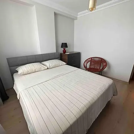 Dublex Roof With Ac, Perfect Location Apartment Istanbul