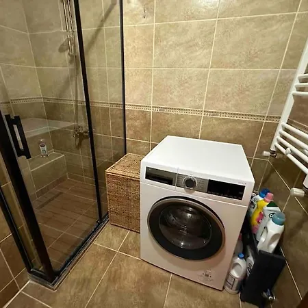 Dublex Roof With Ac, Perfect Location شقة